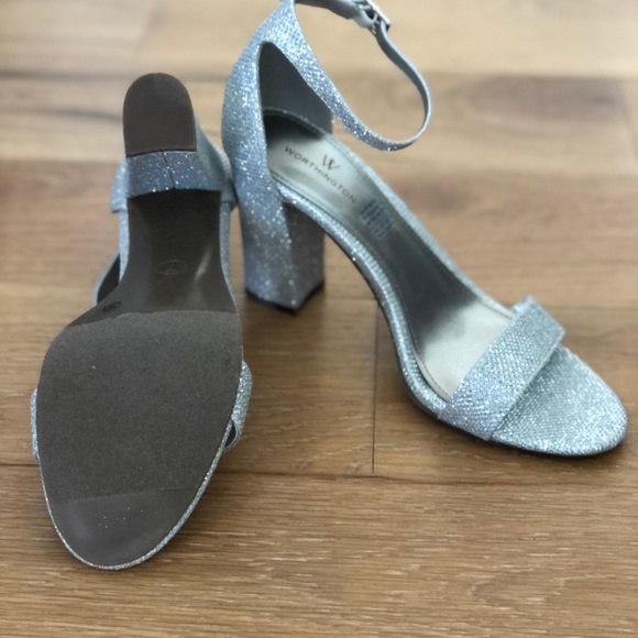Silver Sparkle Sandals Block Heal Size 7, never worn, in box - Picture 2 of 4